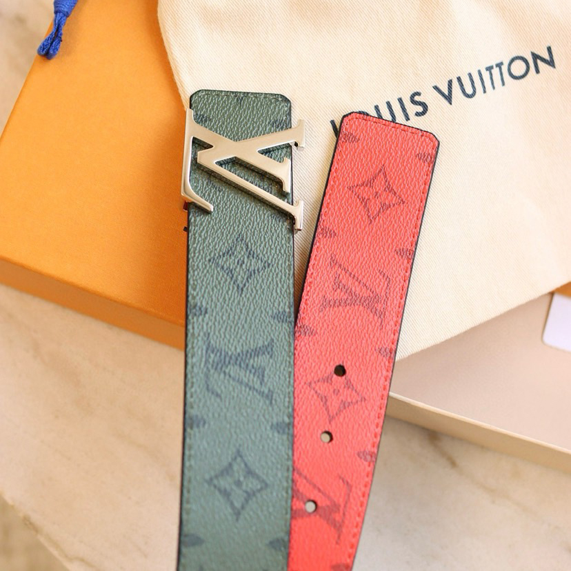 LV Leather It Has A Thick Touch, With Clear And Distinct Printed Patterns It Is A Fashionable And Classic Men's Belt A Designer Belt A Casual And Smooth Buckle Belt For Both Women And Men With A Width Of 4.0 Cm And With Box