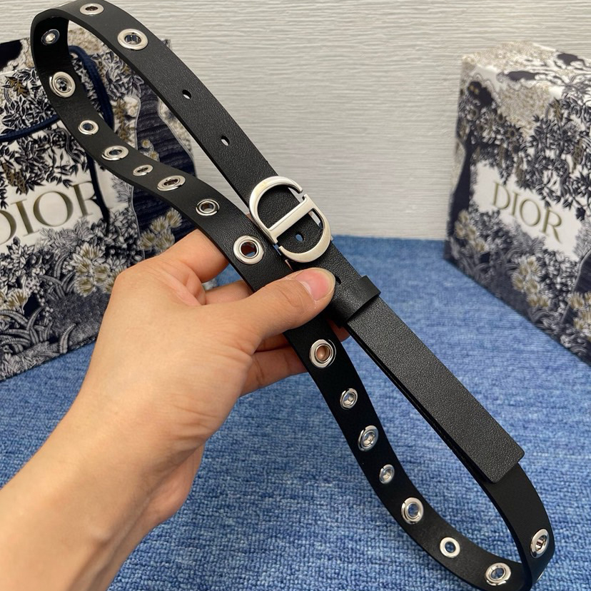 Dior Double-Sided Waistband 20mm Is Meticulously Crafted In Black Cowhide Leather Adorned With A Series Of Eyelets And Paired With A Silver Finish Metal Cd Waistband Buckle Elegantly Reinterpreting The Classic Dior Logo