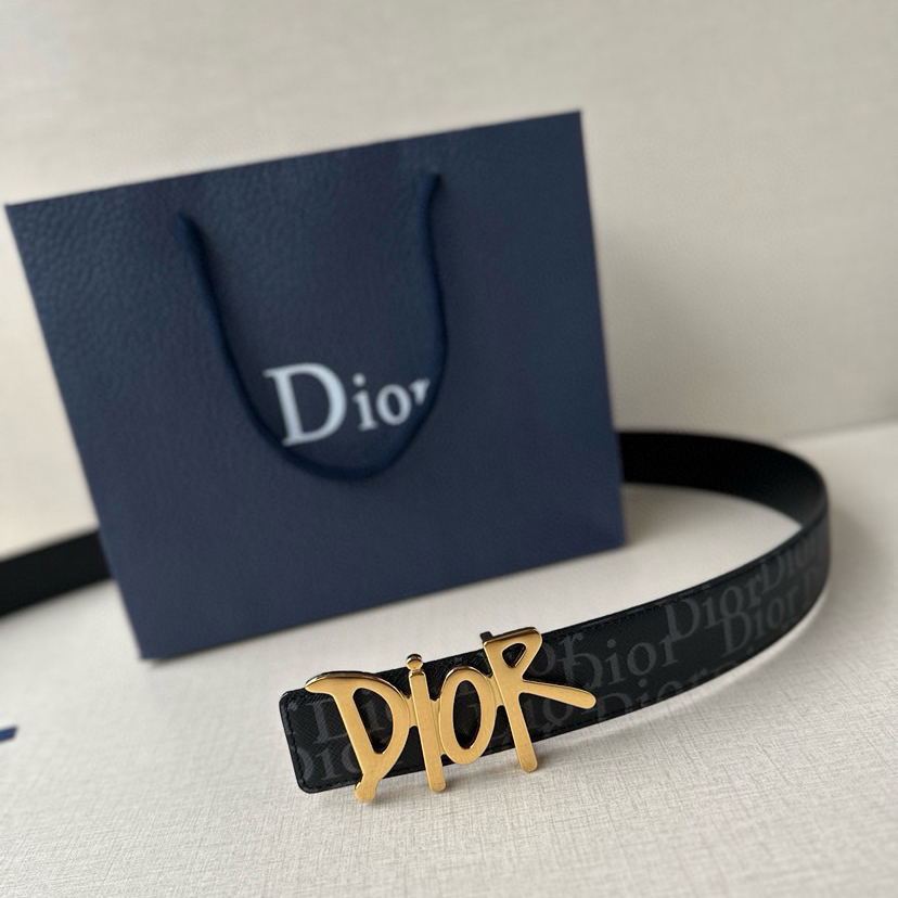 Dior Leather It Has A Thick Touch, With Clear And Distinct Printed Patterns It Is A Fashionable And Classic Men's Belt A Designer Belt A Casual And Smooth Buckle Belt For Both Women And Men With A Width Of 3.5 Cm And With Box