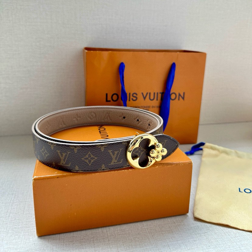 LV Leather It Has A Thick Touch, With Clear And Distinct Printed Patterns It Is A Fashionable And Classic Men's Belt A Designer Belt A Casual And Smooth Buckle Belt For Both Women And Men With A Width Of 3.0 Cm And With Box