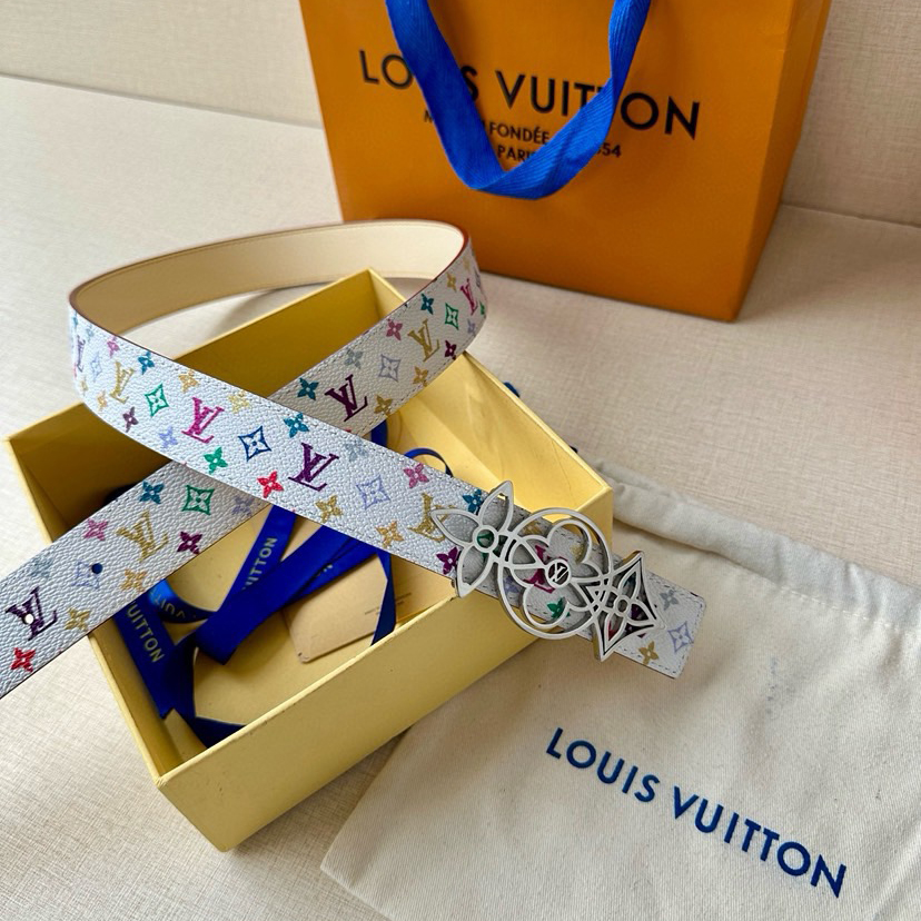 LV Leather It Has A Thick Touch, With Clear And Distinct Printed Patterns It Is A Fashionable And Classic Men's Belt A Designer Belt A Casual And Smooth Buckle Belt For Both Women And Men With A Width Of 3.0 Cm And With Box