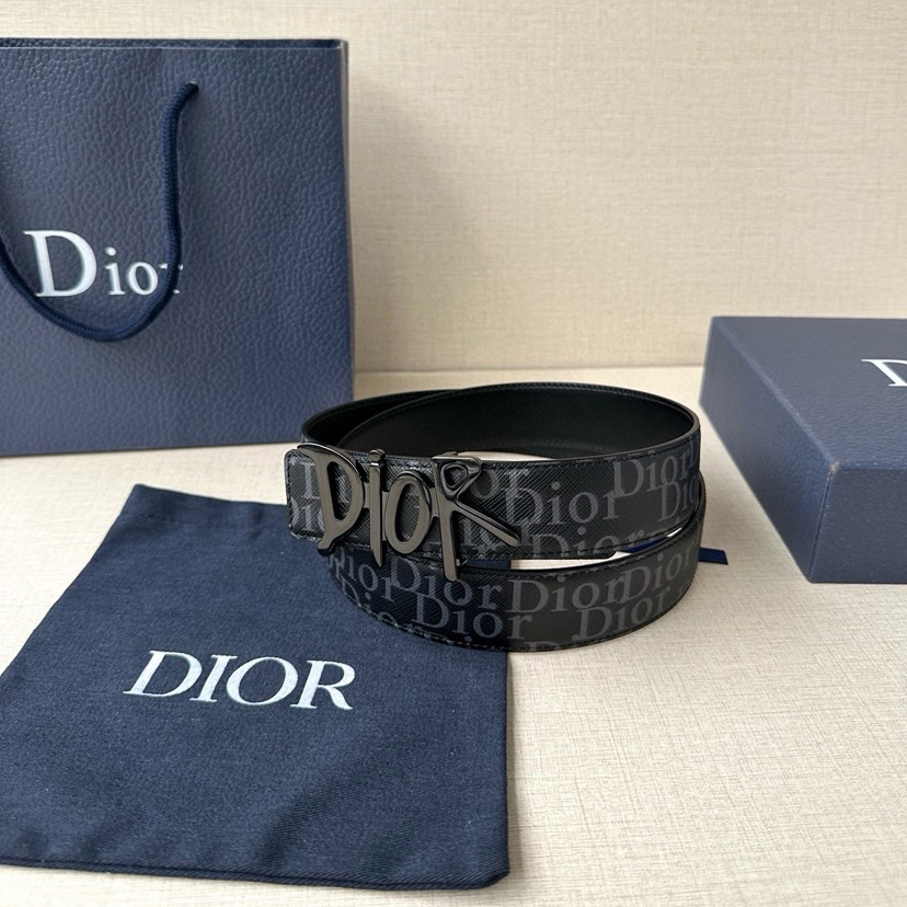 Dior Leather It Has A Thick Touch, With Clear And Distinct Printed Patterns It Is A Fashionable And Classic Men's Belt A Designer Belt A Casual And Smooth Buckle Belt For Both Women And Men With A Width Of 3.5 Cm And With Box