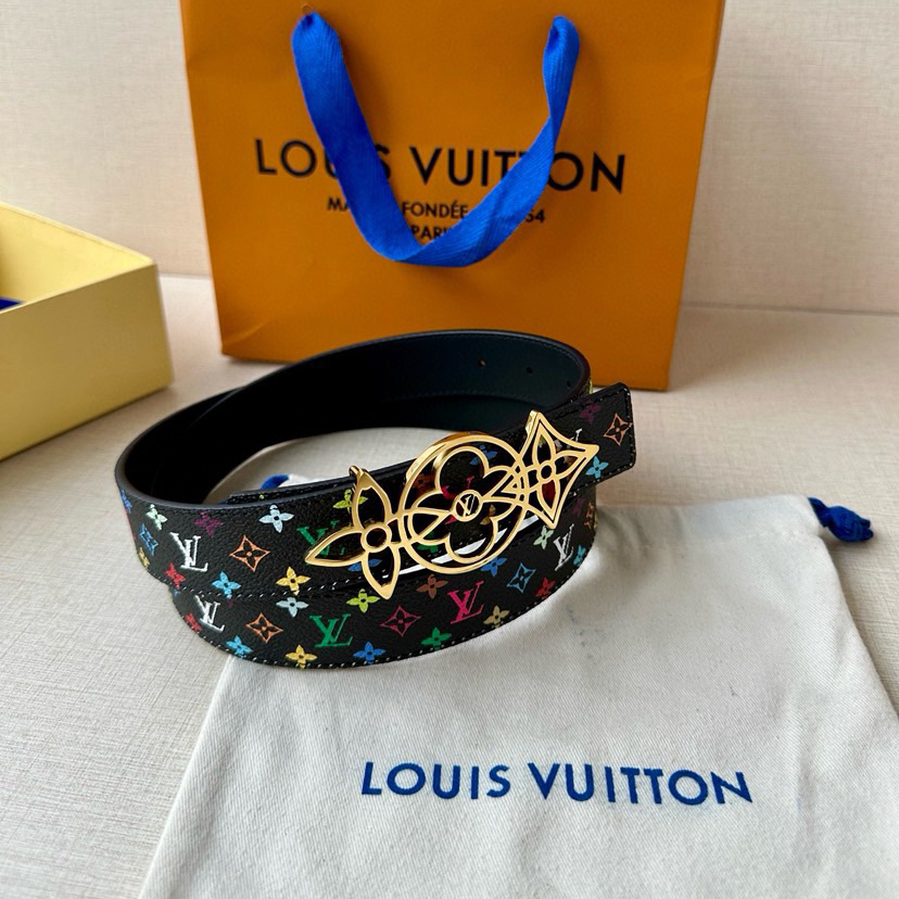 LV Leather It Has A Thick Touch, With Clear And Distinct Printed Patterns It Is A Fashionable And Classic Men's Belt A Designer Belt A Casual And Smooth Buckle Belt For Both Women And Men With A Width Of 3.0 Cm And With Box