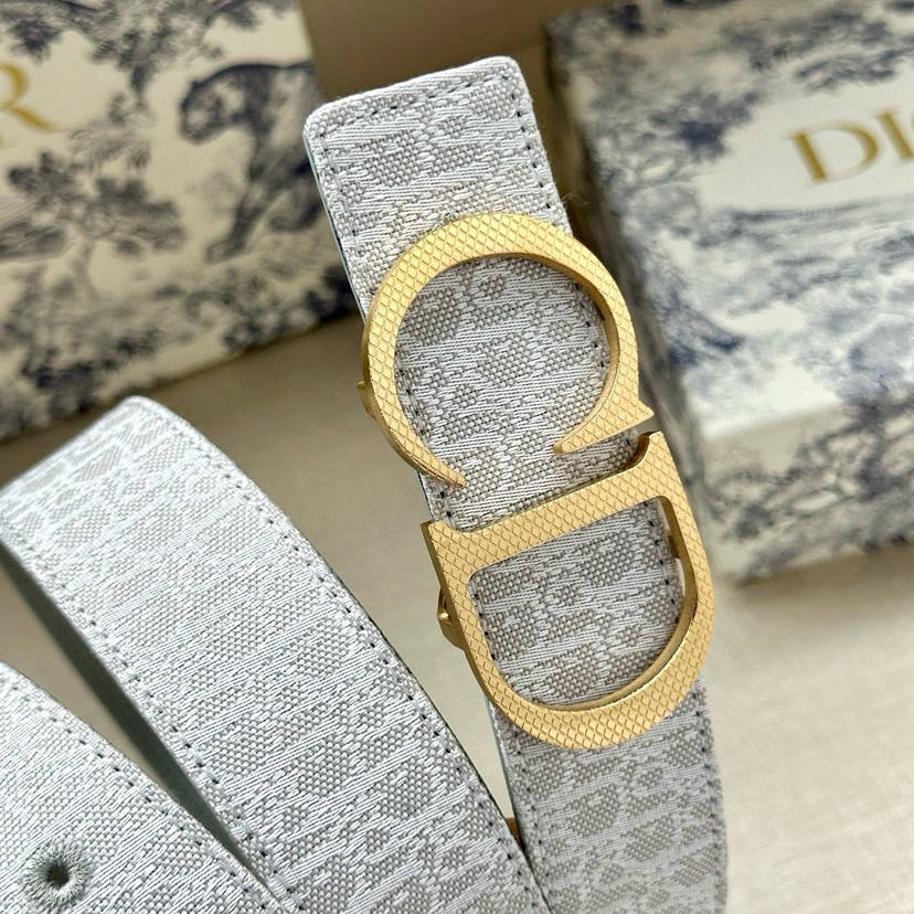 Dior Leather It Has A Thick Touch, With Clear And Distinct Printed Patterns It Is A Fashionable And Classic Men's Belt A Designer Belt A Casual And Smooth Buckle Belt For Both Women And Men With A Width Of 3.5 Cm And With Box
