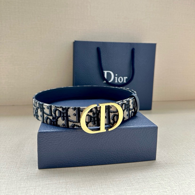 Dior Leather It Has A Thick Touch, With Clear And Distinct Printed Patterns It Is A Fashionable And Classic Men's Belt A Designer Belt A Casual And Smooth Buckle Belt For Both Women And Men With A Width Of 3.0 Cm And With Box
