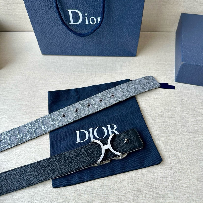 Dior Double Sided Waist Belt Width Of 3.5cm Double-Sided Design With One Side Made Of Grey Oblique Printed Fabric And The Other Side Made Of Black Grain Cowhide Leather Can Be Paired With Various 35mm Waistband Buckles Fashionable And Versatile