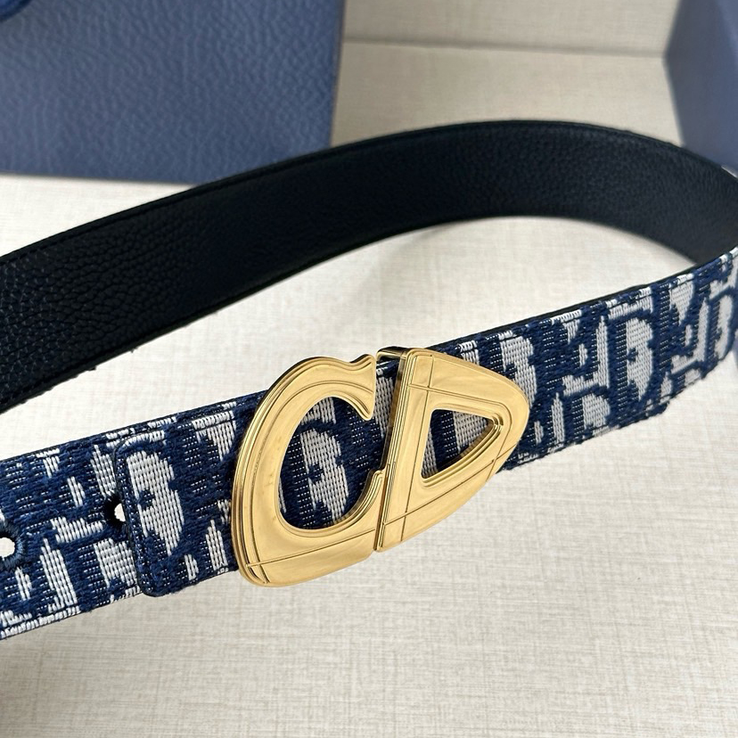 Dior Leather It Has A Thick Touch, With Clear And Distinct Printed Patterns It Is A Fashionable And Classic Men's Belt A Designer Belt A Casual And Smooth Buckle Belt For Both Women And Men With A Width Of 3.5 Cm And With Box