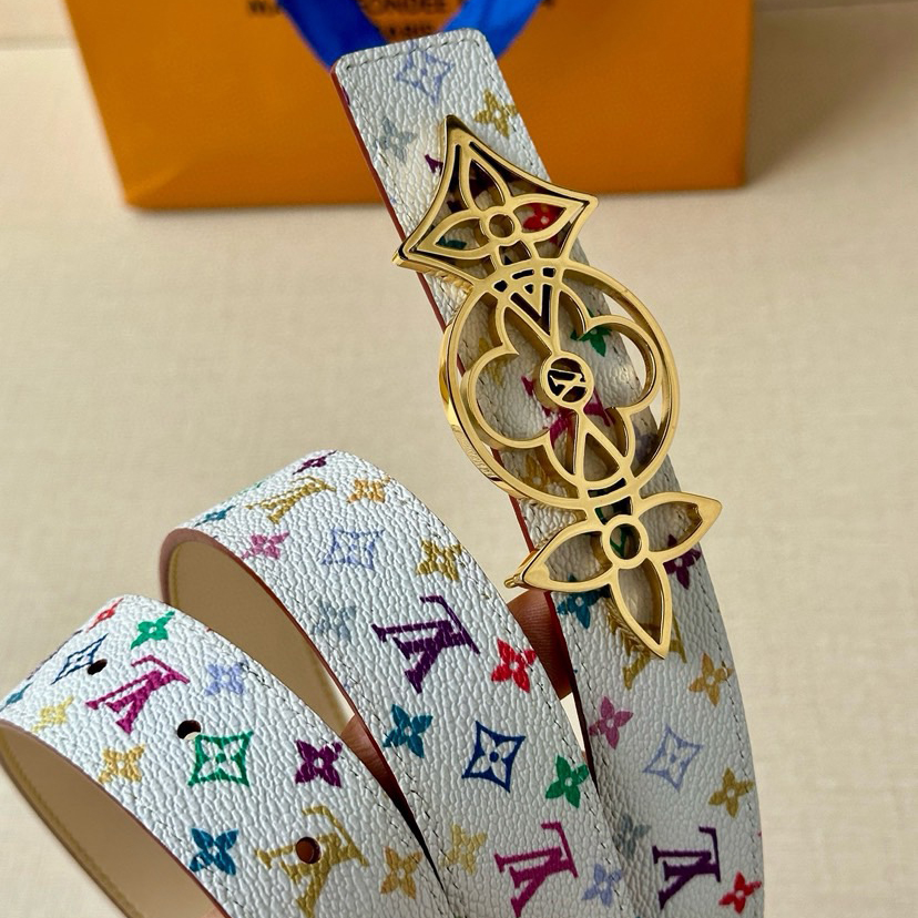 LV Leather It Has A Thick Touch, With Clear And Distinct Printed Patterns It Is A Fashionable And Classic Men's Belt A Designer Belt A Casual And Smooth Buckle Belt For Both Women And Men With A Width Of 3.0 Cm And With Box