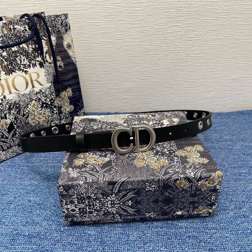 Dior Double-Sided Waistband 20mm Is Meticulously Crafted In Black Cowhide Leather Adorned With A Series Of Eyelets And Paired With A Silver Finish Metal Cd Waistband Buckle Elegantly Reinterpreting The Classic Dior Logo