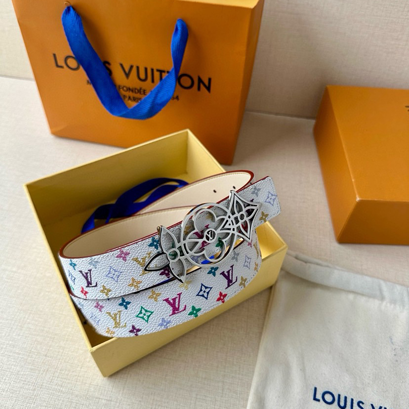 LV Leather It Has A Thick Touch, With Clear And Distinct Printed Patterns It Is A Fashionable And Classic Men's Belt A Designer Belt A Casual And Smooth Buckle Belt For Both Women And Men With A Width Of 3.0 Cm And With Box