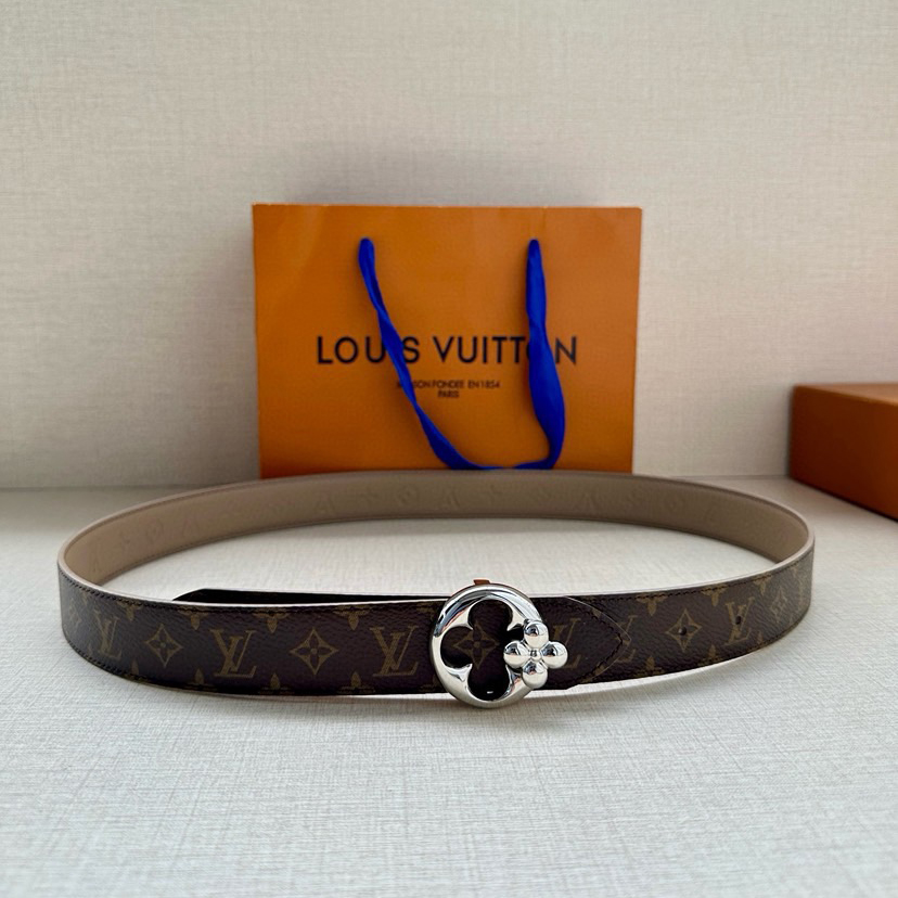 LV Leather It Has A Thick Touch, With Clear And Distinct Printed Patterns It Is A Fashionable And Classic Men's Belt A Designer Belt A Casual And Smooth Buckle Belt For Both Women And Men With A Width Of 3.0 Cm And With Box