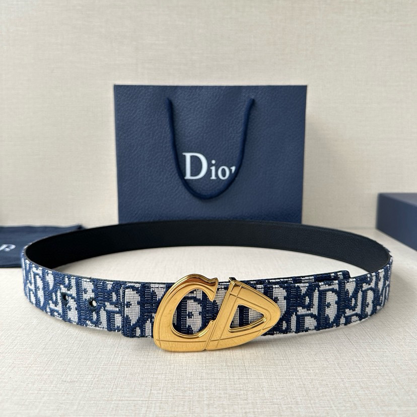Dior Leather It Has A Thick Touch, With Clear And Distinct Printed Patterns It Is A Fashionable And Classic Men's Belt A Designer Belt A Casual And Smooth Buckle Belt For Both Women And Men With A Width Of 3.5 Cm And With Box
