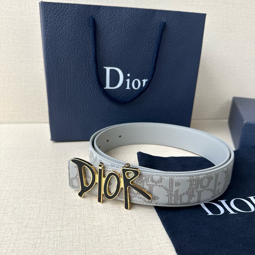 Dior Leather It Has A Thick Touch, With Clear And Distinct Printed Patterns It Is A Fashionable And Classic Men's Belt A Designer Belt A Casual And Smooth Buckle Belt For Both Women And Men With A Width Of 3.5 Cm And With Box