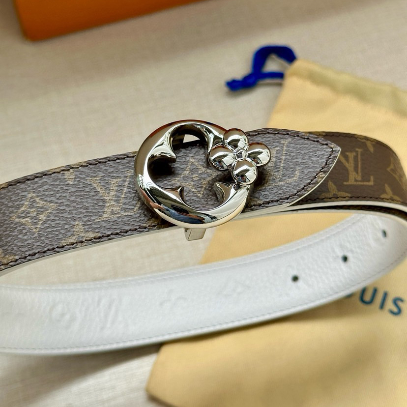 LV Leather It Has A Thick Touch, With Clear And Distinct Printed Patterns It Is A Fashionable And Classic Men's Belt A Designer Belt A Casual And Smooth Buckle Belt For Both Women And Men With A Width Of 3.0 Cm And With Box