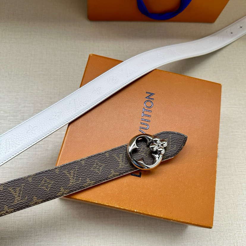 LV Leather It Has A Thick Touch, With Clear And Distinct Printed Patterns It Is A Fashionable And Classic Men's Belt A Designer Belt A Casual And Smooth Buckle Belt For Both Women And Men With A Width Of 3.0 Cm And With Box