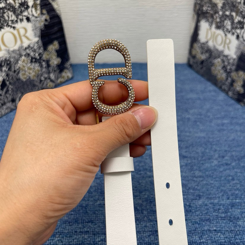 Dior Double-Sided Waistband 20mm Is Meticulously Crafted In Black Cowhide Leather Adorned With A Series Of Eyelets And Paired With A Silver Finish Metal Cd Waistband Buckle Elegantly Reinterpreting The Classic Dior Logo