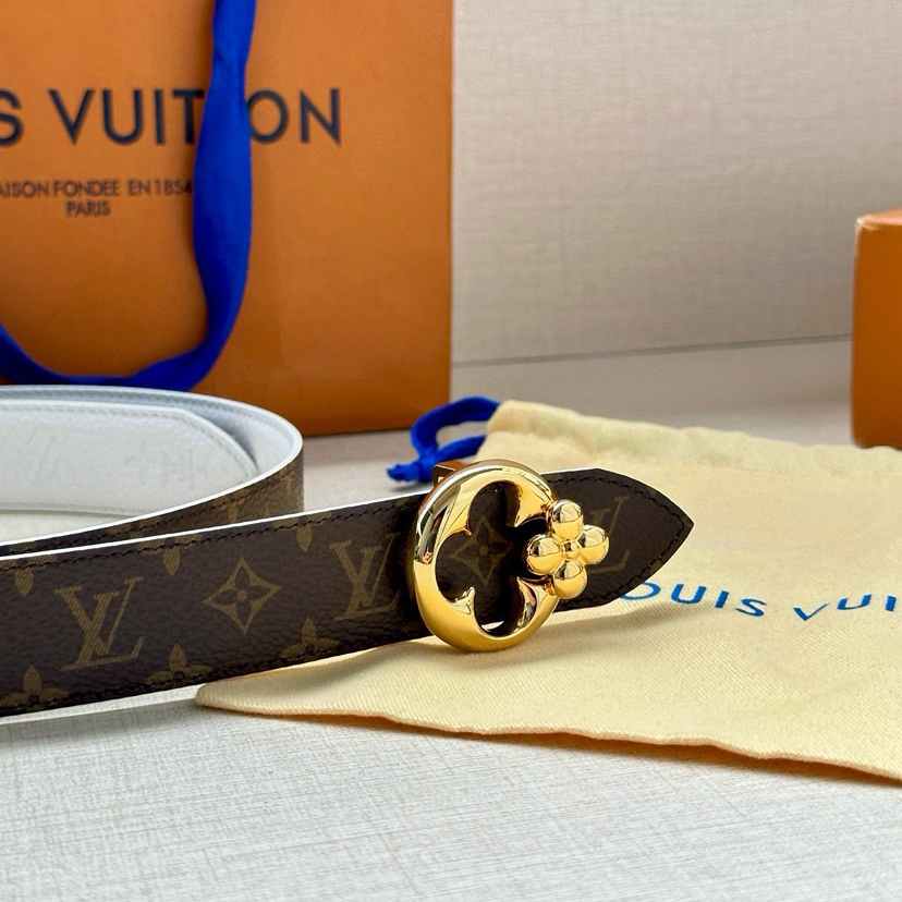LV Leather It Has A Thick Touch, With Clear And Distinct Printed Patterns It Is A Fashionable And Classic Men's Belt A Designer Belt A Casual And Smooth Buckle Belt For Both Women And Men With A Width Of 3.0 Cm And With Box