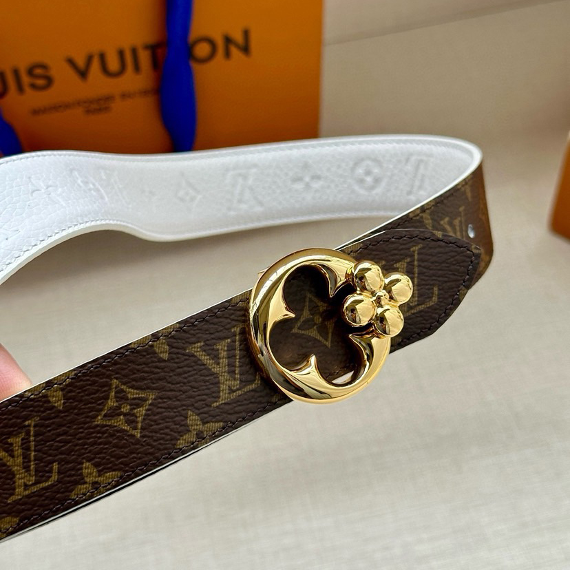 LV Leather It Has A Thick Touch, With Clear And Distinct Printed Patterns It Is A Fashionable And Classic Men's Belt A Designer Belt A Casual And Smooth Buckle Belt For Both Women And Men With A Width Of 3.0 Cm And With Box