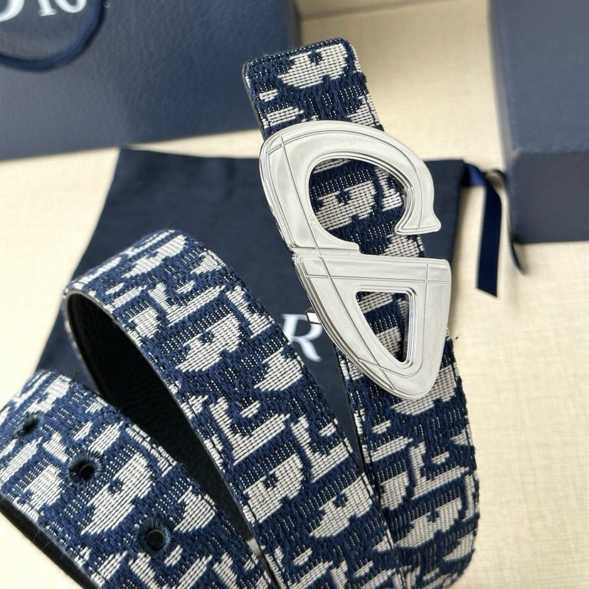Dior Leather It Has A Thick Touch, With Clear And Distinct Printed Patterns It Is A Fashionable And Classic Men's Belt A Designer Belt A Casual And Smooth Buckle Belt For Both Women And Men With A Width Of 3.5 Cm And With Box