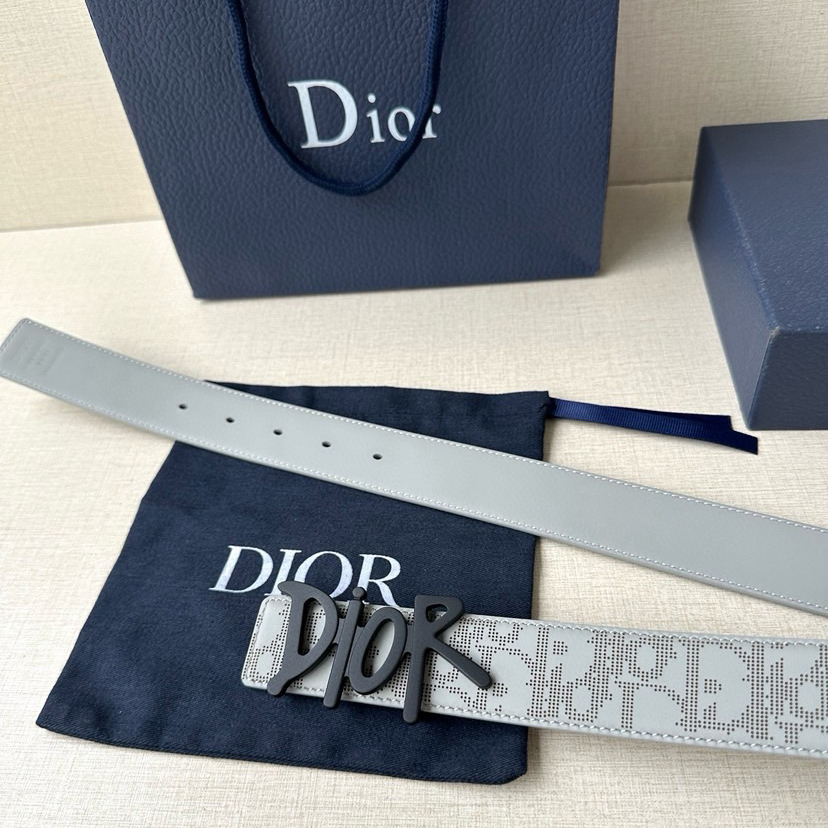 Dior Leather It Has A Thick Touch, With Clear And Distinct Printed Patterns It Is A Fashionable And Classic Men's Belt A Designer Belt A Casual And Smooth Buckle Belt For Both Women And Men With A Width Of 3.5 Cm And With Box