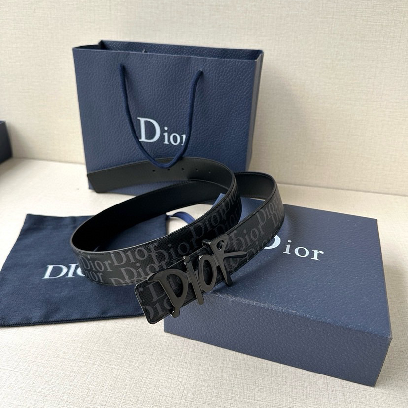 Dior Leather It Has A Thick Touch, With Clear And Distinct Printed Patterns It Is A Fashionable And Classic Men's Belt A Designer Belt A Casual And Smooth Buckle Belt For Both Women And Men With A Width Of 3.5 Cm And With Box