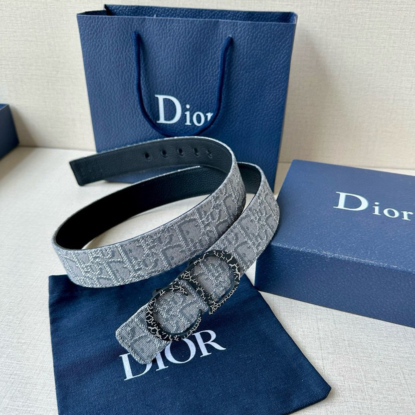 Dior Double Sided Waist Belt Width Of 3.5cm Double-Sided Design With One Side Made Of Grey Oblique Printed Fabric And The Other Side Made Of Black Grain Cowhide Leather Can Be Paired With Various 35mm Waistband Buckles Fashionable And Versatile