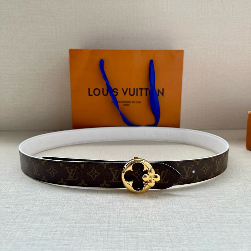 LV Leather It Has A Thick Touch, With Clear And Distinct Printed Patterns It Is A Fashionable And Classic Men's Belt A Designer Belt A Casual And Smooth Buckle Belt For Both Women And Men With A Width Of 3.0 Cm And With Box