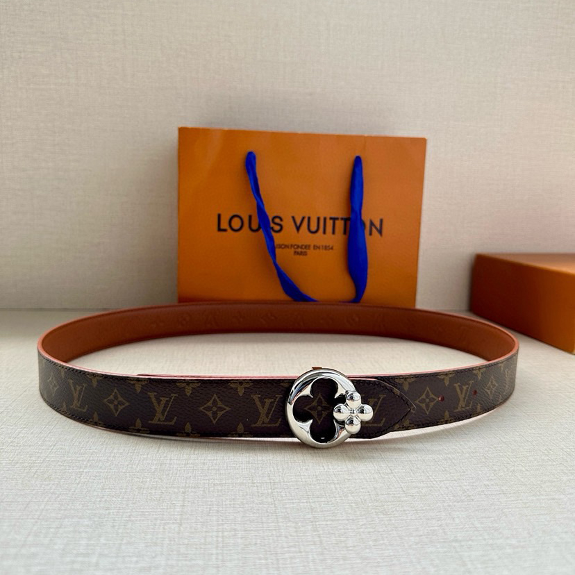 LV Leather It Has A Thick Touch, With Clear And Distinct Printed Patterns It Is A Fashionable And Classic Men's Belt A Designer Belt A Casual And Smooth Buckle Belt For Both Women And Men With A Width Of 3.0 Cm And With Box