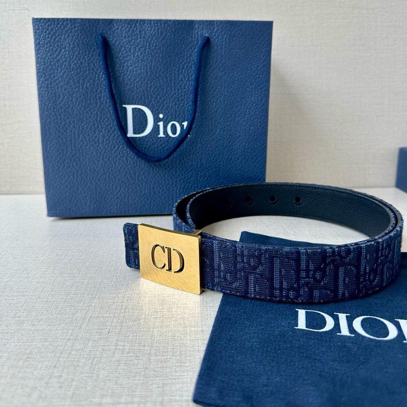 Dior Double-Sided Waistband With A Width Of 3.5cm And A Double-Sided Design Featuring Navy Blue Oblique Printed Fabric On One Side And Black Grain Leather On The Other Side Can Be Paired With Various 35mm Waistband Buckles Fashionable And Versatile