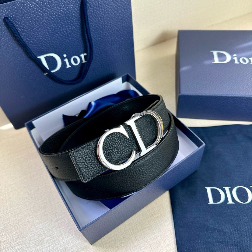 Dior Double-Sided Waistband Is Meticulously Crafted From Grain Leather On Both Sides With One Side In Black And The Other Side Available In Multiple Colors It Can Be Paired With Various 35mm Stainless Steel Belt Buckles For