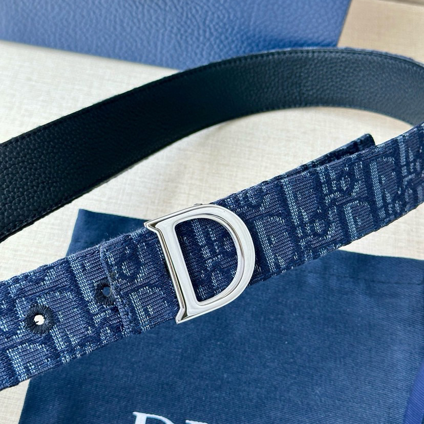Dior Double-Sided Waistband With A Width Of 3.5cm And A Double-Sided Design Featuring Navy Blue Oblique Printed Fabric On One Side And Black Grain Leather On The Other Side Can Be Paired With Various 35mm Waistband Buckles Fashionable And Versatile