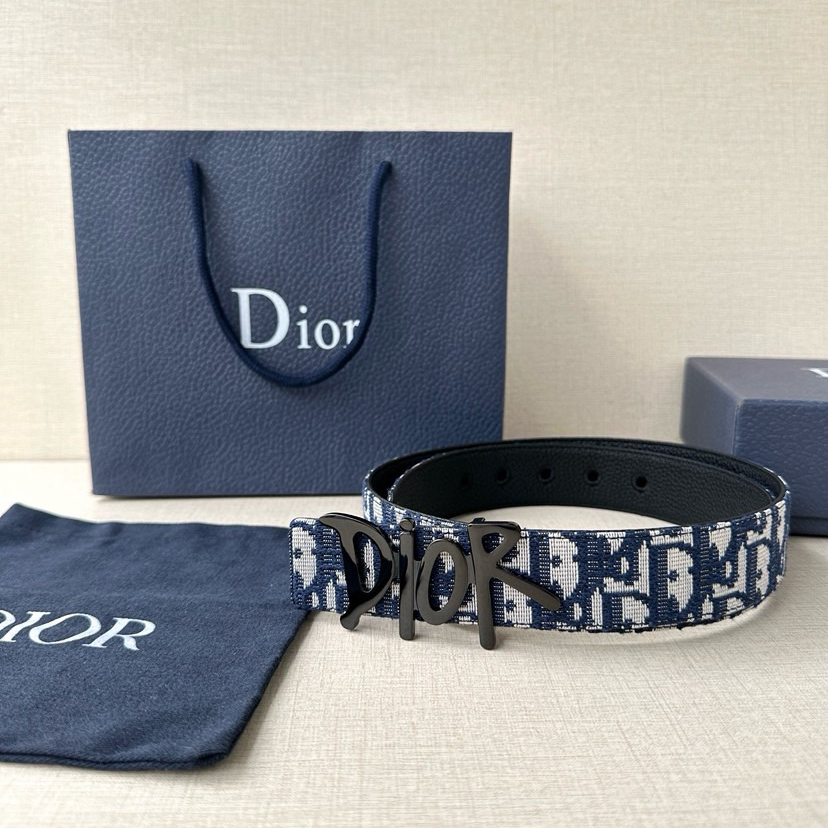 Dior Leather It Has A Thick Touch, With Clear And Distinct Printed Patterns It Is A Fashionable And Classic Men's Belt A Designer Belt A Casual And Smooth Buckle Belt For Both Women And Men With A Width Of 3.5 Cm And With Box
