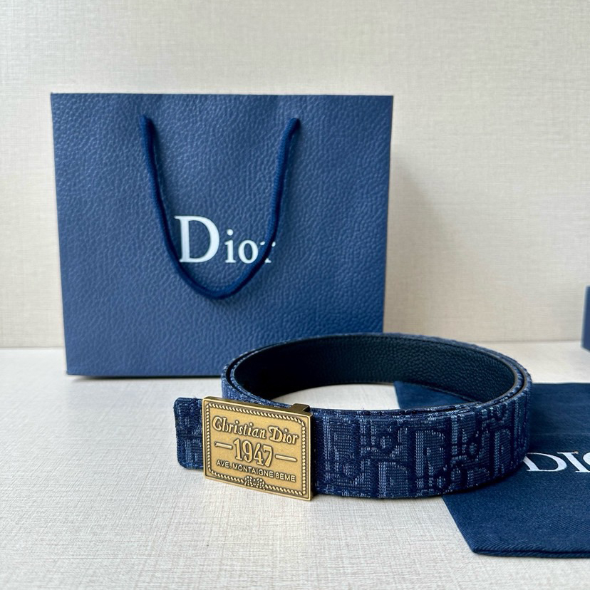 Dior Double-Sided Waistband With A Width Of 3.5cm And A Double-Sided Design Featuring Navy Blue Oblique Printed Fabric On One Side And Black Grain Leather On The Other Side Can Be Paired With Various 35mm Waistband Buckles Fashionable And Versatile