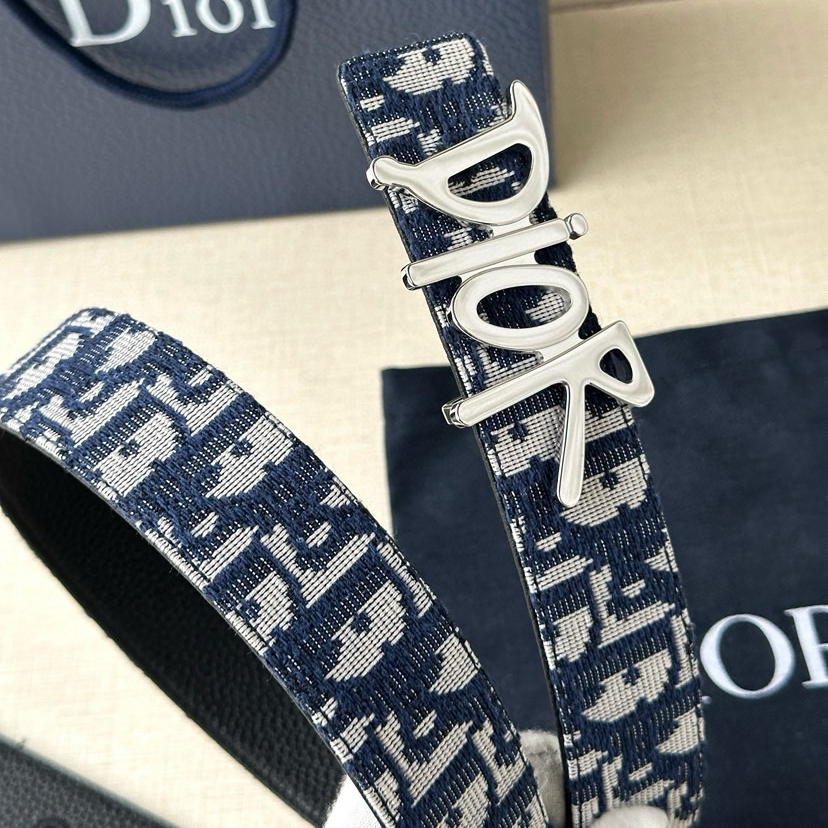 Dior Leather It Has A Thick Touch, With Clear And Distinct Printed Patterns It Is A Fashionable And Classic Men's Belt A Designer Belt A Casual And Smooth Buckle Belt For Both Women And Men With A Width Of 3.5 Cm And With Box