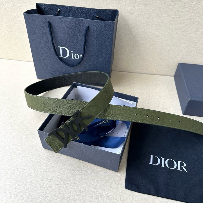 Dior Double-Sided Waistband Is Meticulously Crafted From Grain Leather On Both Sides With One Side In Black And The Other Side Available In Multiple Colors It Can Be Paired With Various 35mm Stainless Steel Belt Buckles For