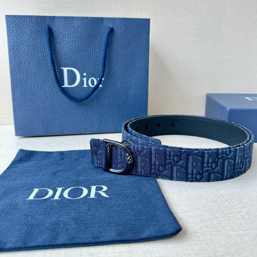 Dior Double-Sided Waistband With A Width Of 3.5cm And A Double-Sided Design Featuring Navy Blue Oblique Printed Fabric On One Side And Black Grain Leather On The Other Side Can Be Paired With Various 35mm Waistband Buckles Fashionable And Versatile