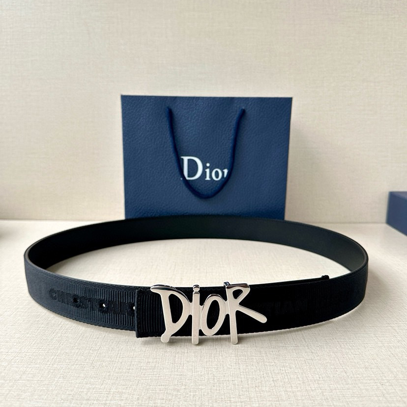 Dior Leather It Has A Thick Touch, With Clear And Distinct Printed Patterns It Is A Fashionable And Classic Men's Belt A Designer Belt A Casual And Smooth Buckle Belt For Both Women And Men With A Width Of 3.5 Cm And With Box