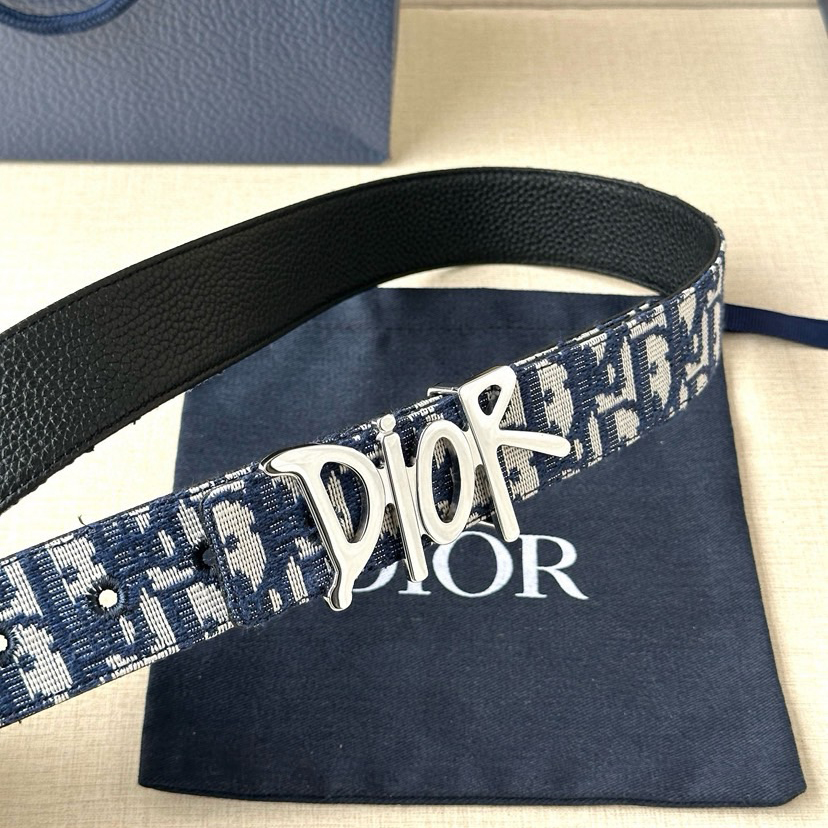 Dior Leather It Has A Thick Touch, With Clear And Distinct Printed Patterns It Is A Fashionable And Classic Men's Belt A Designer Belt A Casual And Smooth Buckle Belt For Both Women And Men With A Width Of 3.5 Cm And With Box
