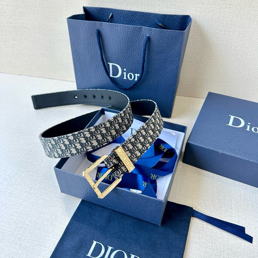 The Dior Waistband Features A Brown Smooth Cowhide Metal Buckle Engraved With A Wicker Pattern The Length Of The Waistband Is Adjustable And Can Be Paired With Various 35mm Buckles To Create A Casual Look