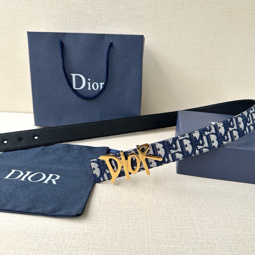 Dior Leather It Has A Thick Touch, With Clear And Distinct Printed Patterns It Is A Fashionable And Classic Men's Belt A Designer Belt A Casual And Smooth Buckle Belt For Both Women And Men With A Width Of 3.5 Cm And With Box