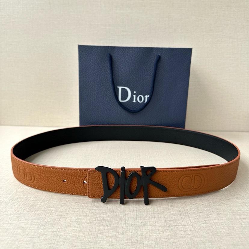 Dior Double-Sided Waistband Is Meticulously Crafted From Grain Leather On Both Sides With One Side In Black And The Other Side Available In Multiple Colors It Can Be Paired With Various 35mm Stainless Steel Belt Buckles For