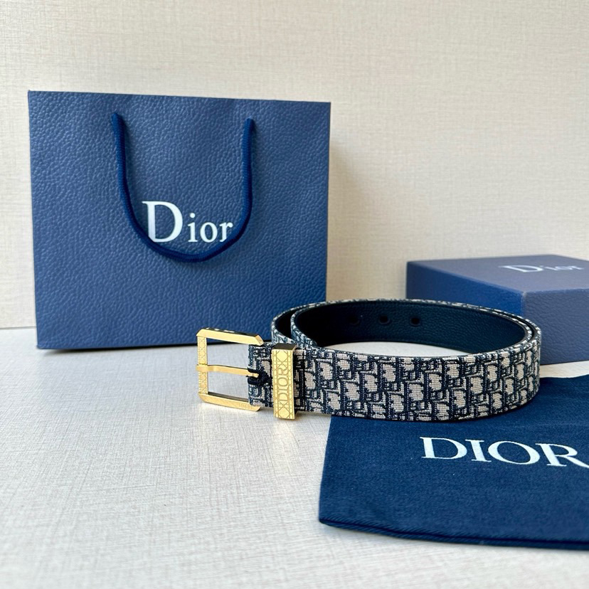 The Dior Waistband Features A Brown Smooth Cowhide Metal Buckle Engraved With A Wicker Pattern The Length Of The Waistband Is Adjustable And Can Be Paired With Various 35mm Buckles To Create A Casual Look