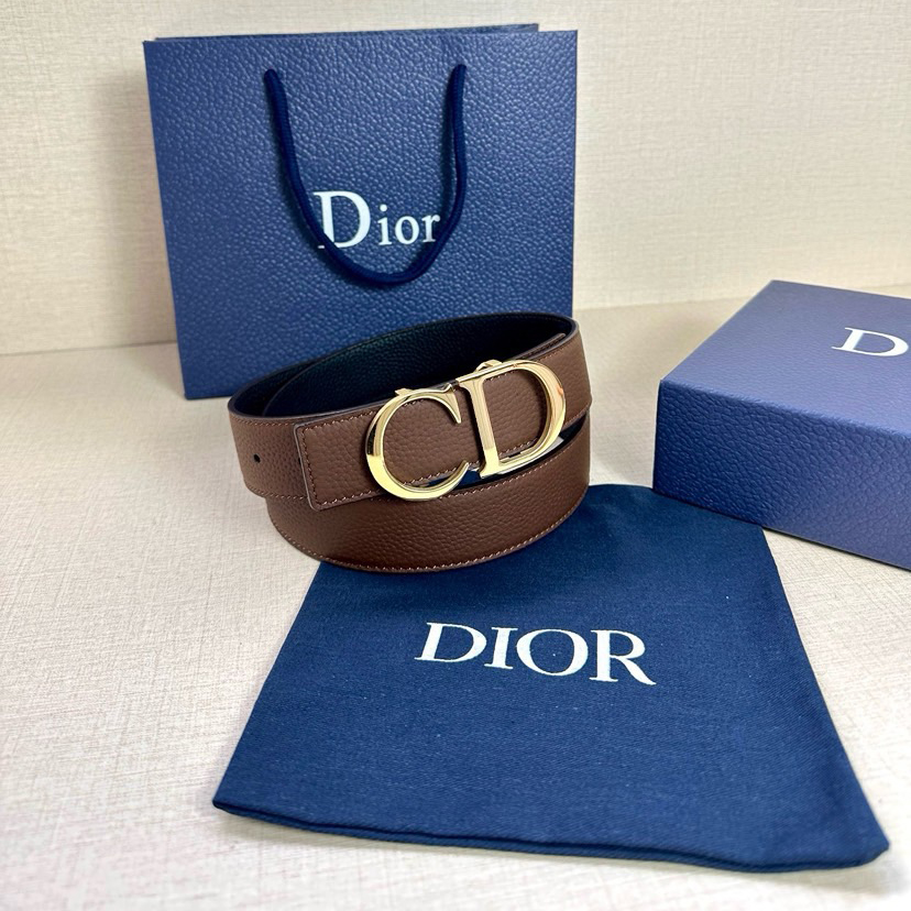 Dior Double-Sided Waistband Is Meticulously Crafted From Grain Leather On Both Sides With One Side In Black And The Other Side Available In Multiple Colors It Can Be Paired With Various 35mm Stainless Steel Belt Buckles For