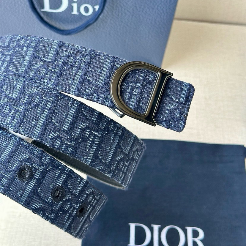 Dior Double-Sided Waistband With A Width Of 3.5cm And A Double-Sided Design Featuring Navy Blue Oblique Printed Fabric On One Side And Black Grain Leather On The Other Side Can Be Paired With Various 35mm Waistband Buckles Fashionable And Versatile