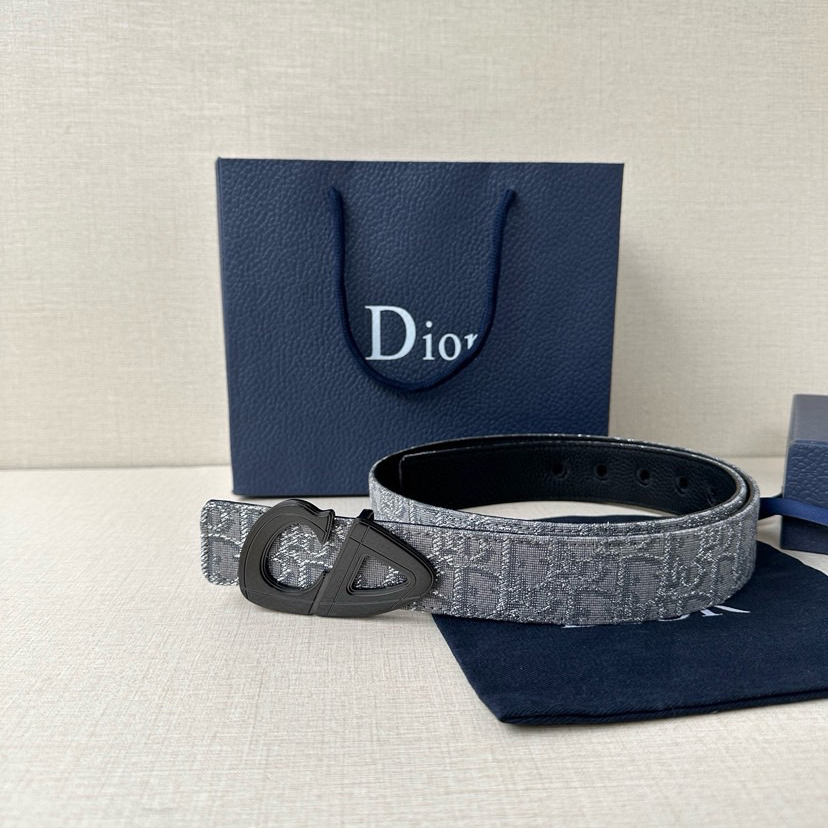 Dior Leather It Has A Thick Touch, With Clear And Distinct Printed Patterns It Is A Fashionable And Classic Men's Belt A Designer Belt A Casual And Smooth Buckle Belt For Both Women And Men With A Width Of 3.5 Cm And With Box