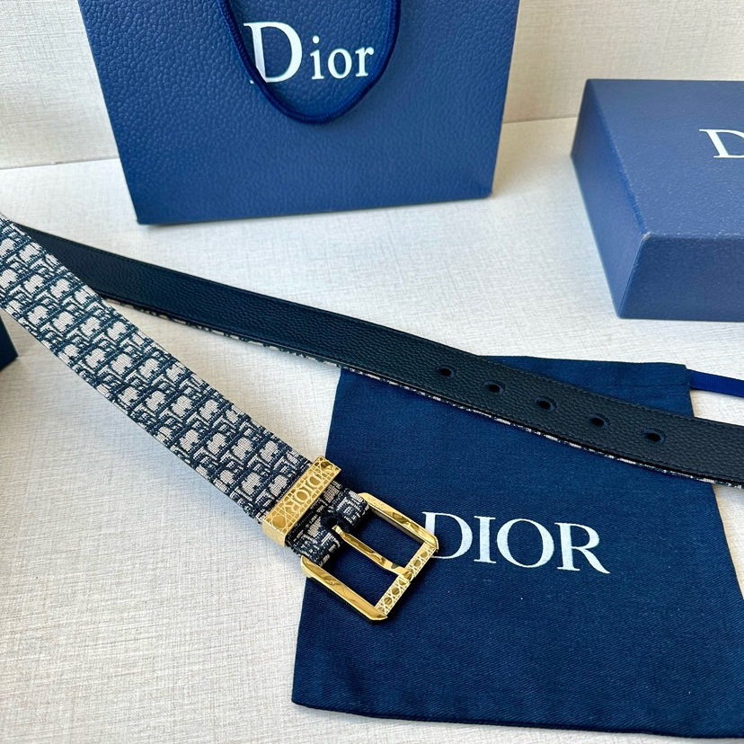 The Dior Waistband Features A Brown Smooth Cowhide Metal Buckle Engraved With A Wicker Pattern The Length Of The Waistband Is Adjustable And Can Be Paired With Various 35mm Buckles To Create A Casual Look