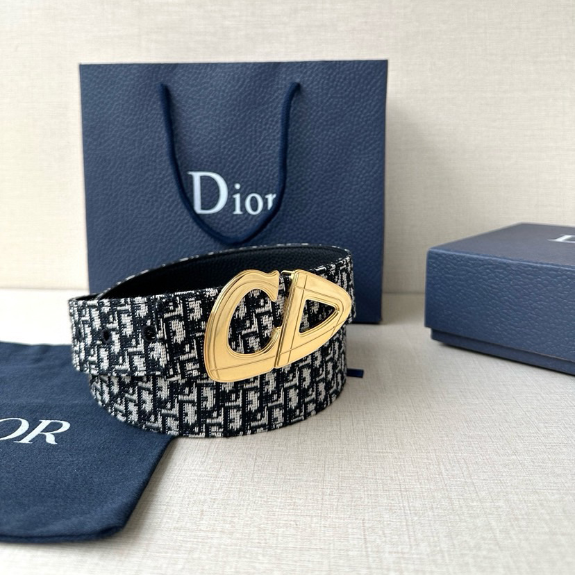 Dior Leather It Has A Thick Touch, With Clear And Distinct Printed Patterns It Is A Fashionable And Classic Men's Belt A Designer Belt A Casual And Smooth Buckle Belt For Both Women And Men With A Width Of 3.5 Cm And With Box