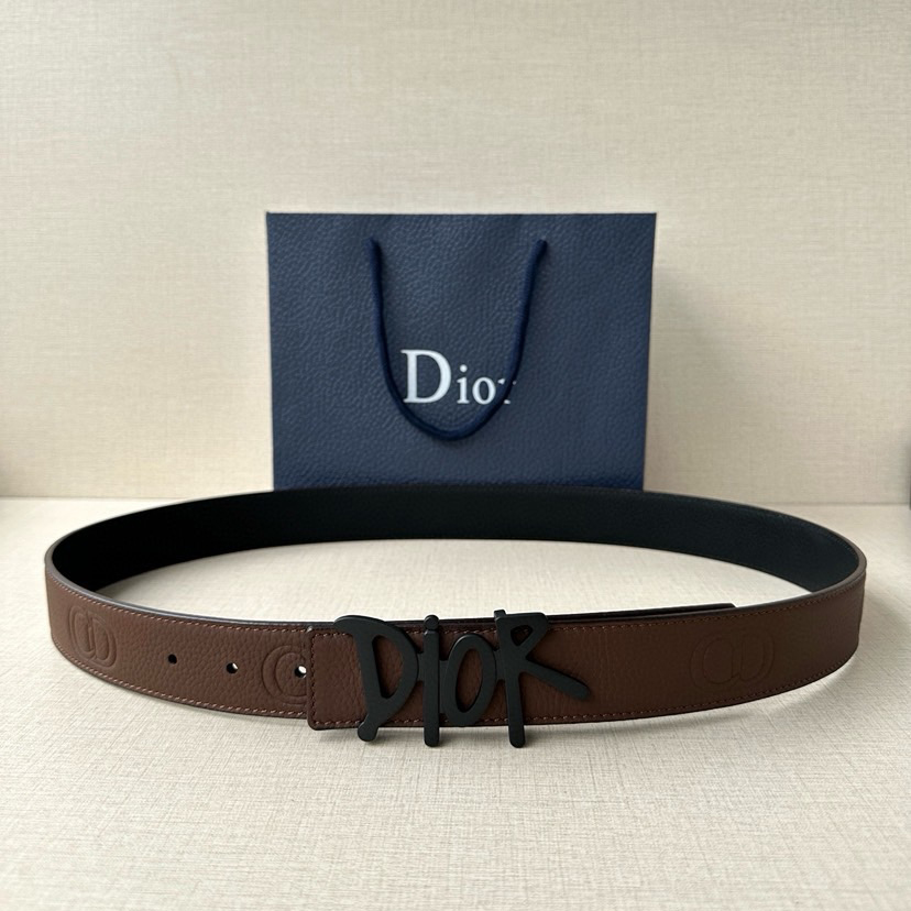 Dior Double-Sided Waistband Is Meticulously Crafted From Grain Leather On Both Sides With One Side In Black And The Other Side Available In Multiple Colors It Can Be Paired With Various 35mm Stainless Steel Belt Buckles For