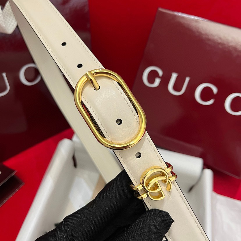 Gucci Women's Circular Needle Buckle Belt Width 2.5cm Craftsmanship Incorporates Various Styles Cleverly Integrating Functionality And Fashion Cleverly Incorporating Circular Interlocking Double G Belt Loop