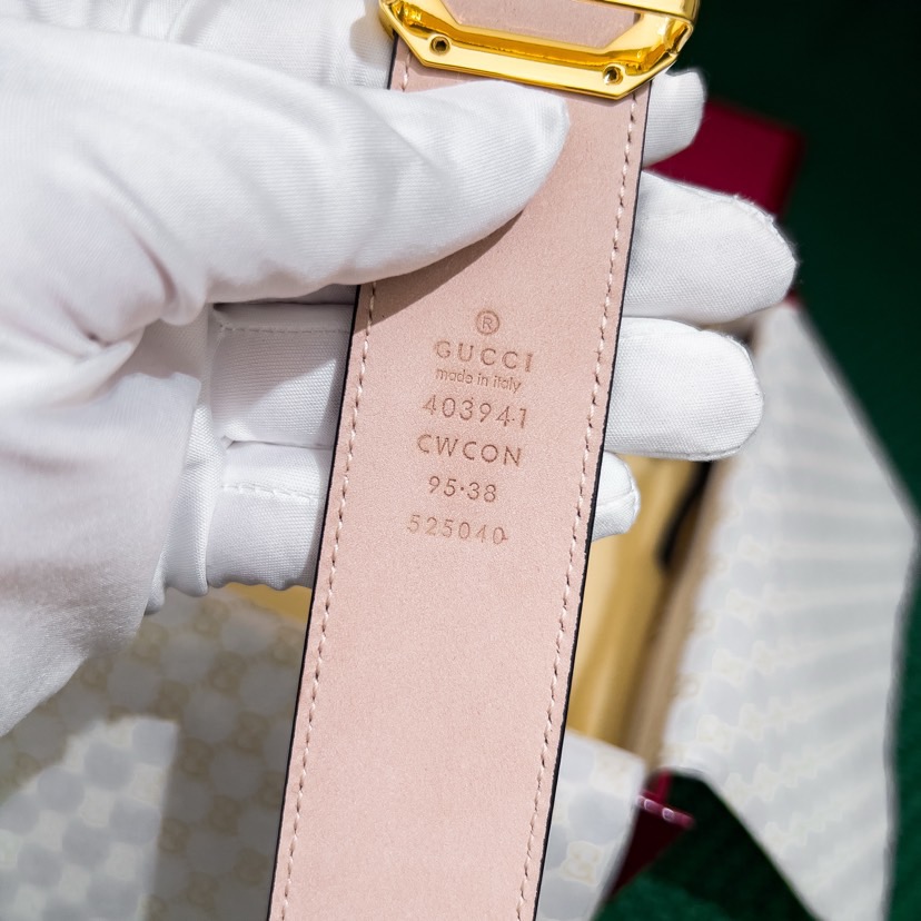 Gucci Leather It Has A Thick Touch With Clear And Distinct KnurlingPatterns It Is A Fashionable And Classic Men's Belt A Designer Belt A Casual And Smooth Buckle Belt For Both Women And Men With A Width Of 3.5 Cm And With Box